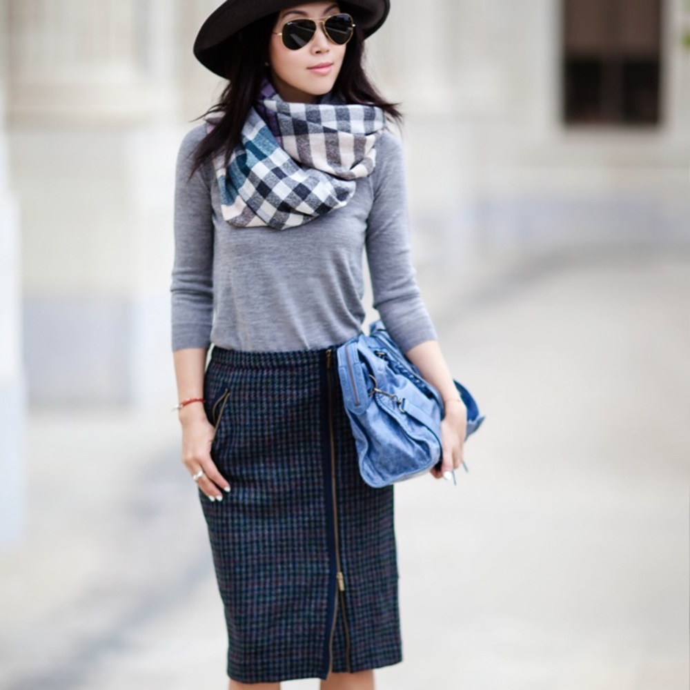 J Crew Zip Pencil Skirt In Houndstooth Wool.